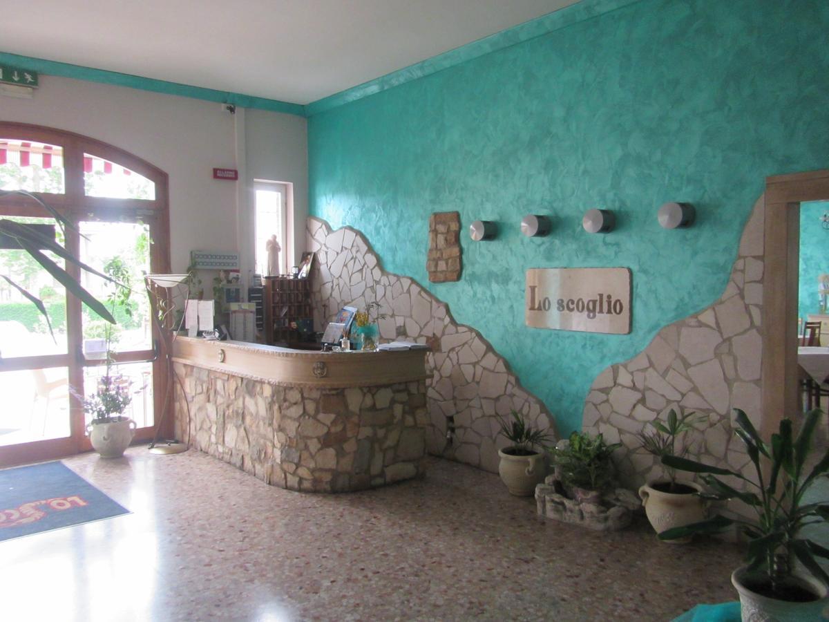 Lo Scoglio Hotel Castelnuovo del Garda Luaran gambar