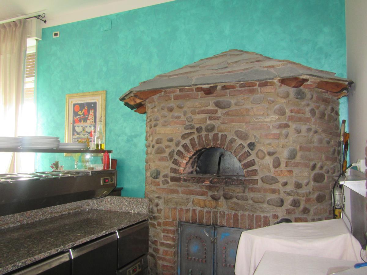Lo Scoglio Hotel Castelnuovo del Garda Luaran gambar