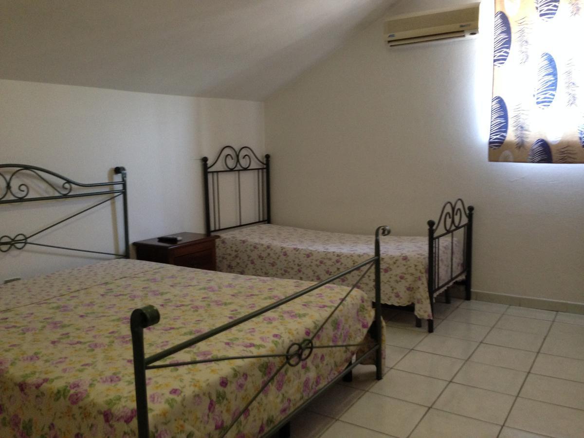 Lo Scoglio Hotel Castelnuovo del Garda Luaran gambar