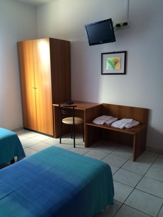 Lo Scoglio Hotel Castelnuovo del Garda Luaran gambar