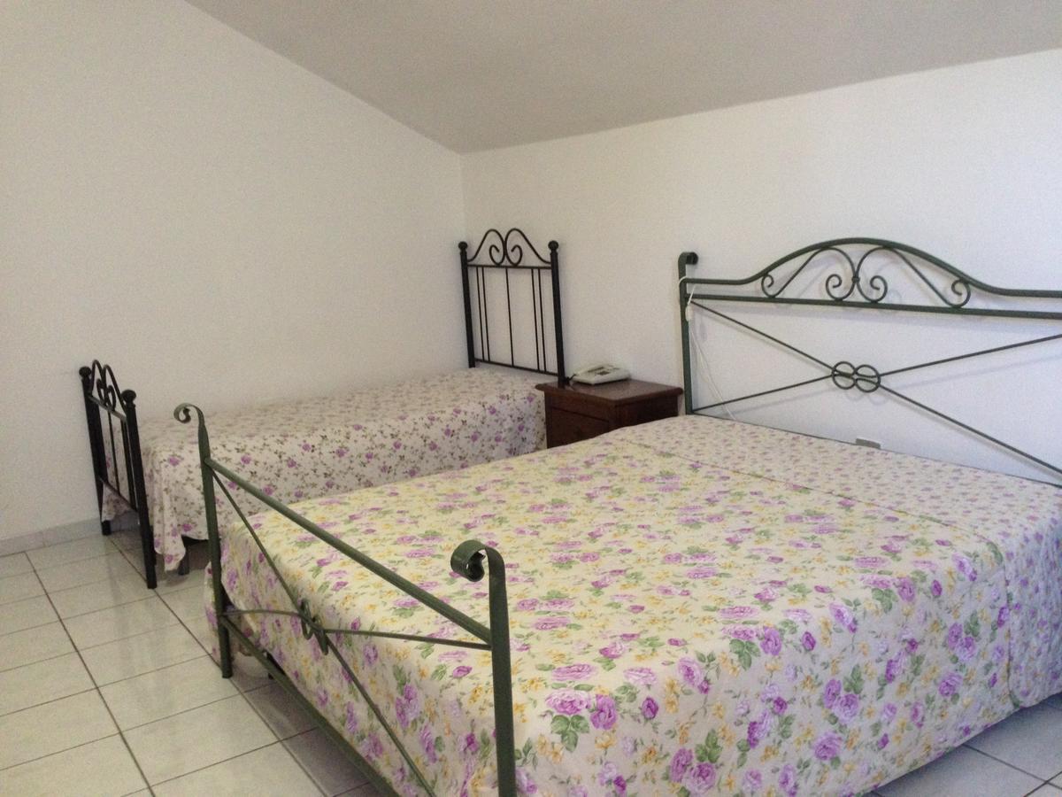 Lo Scoglio Hotel Castelnuovo del Garda Luaran gambar